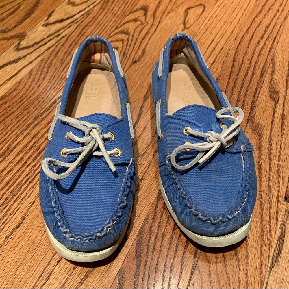 Sperry Blue Boatshoes Size 7